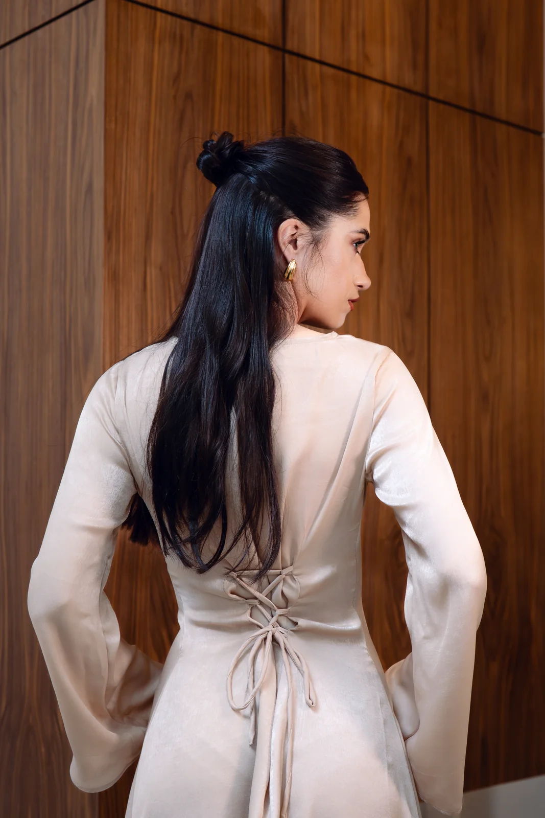 Lina robe satin beige sable